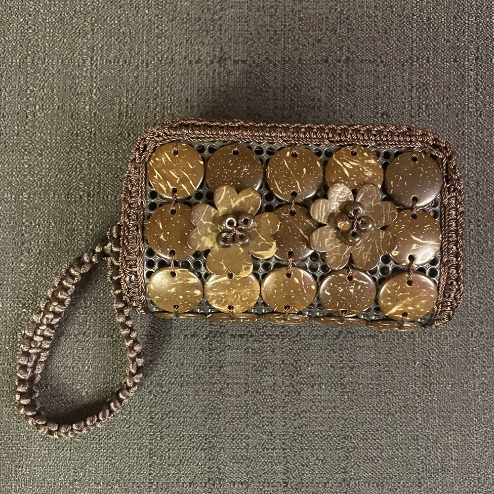 Coconut Shell Brown Wristlet Wallet Pouch Coin-Purse Eco-Friendly Hand Crafted